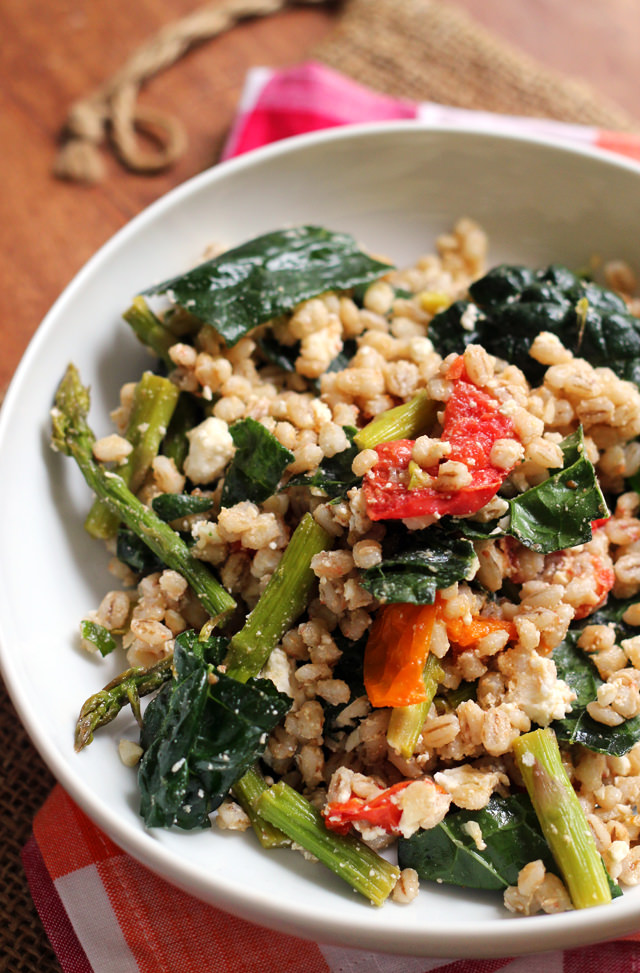 Farro Salad with Honey-Roasted Garlic Tomatoes, Asparagus, and Kale from Eats Well With Others